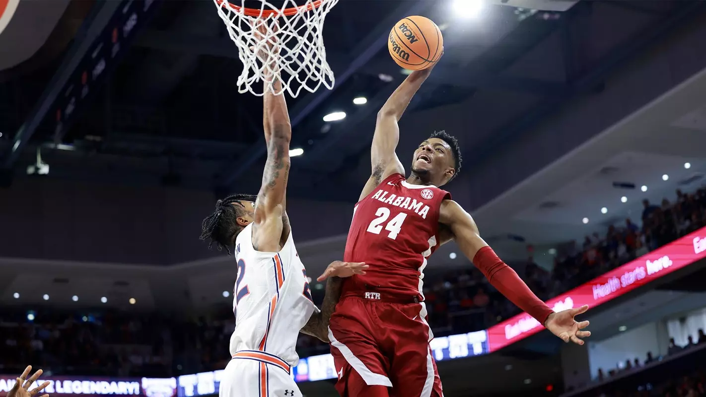 mensbasketball-action-20230211BrandonMiller