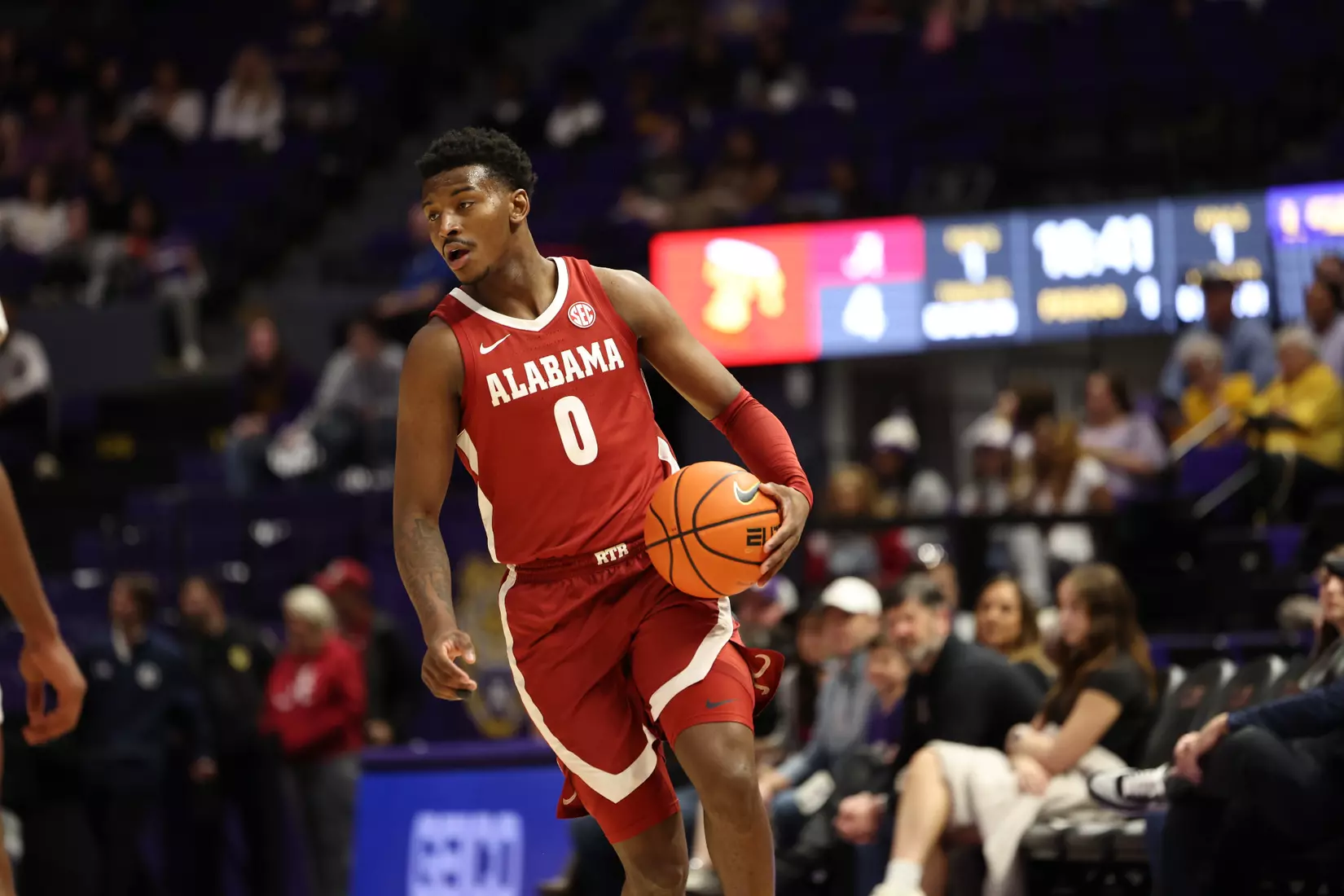 Alabama Guard Jaden Bradley (0) dribbles the ball against LSU at Pete Maravich Center in Tuscaloosa, AL on Saturday, Feb 4, 2023.