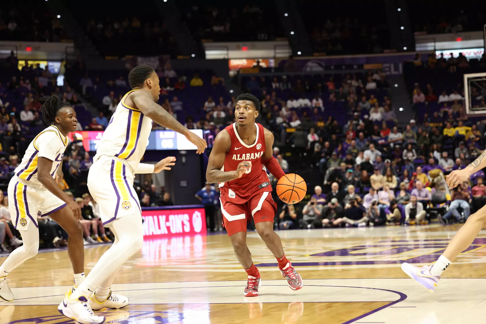 Alabama Guard Jaden Bradley (0) dribbles the ball against LSU at Pete Maravich Center in Tuscaloosa, AL on Saturday, Feb 4, 2023.