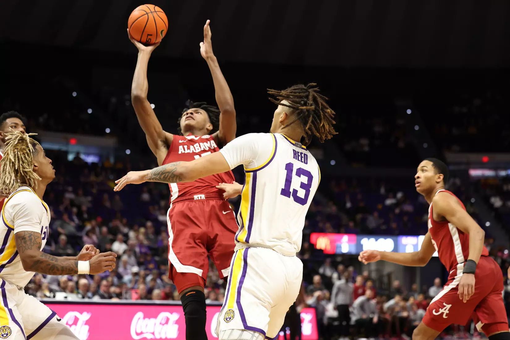Alabama Forward Noah Clowney (15) shoots the ball against LSU at Pete Maravich Center in Tuscaloosa, AL on Saturday, Feb 4, 2023.