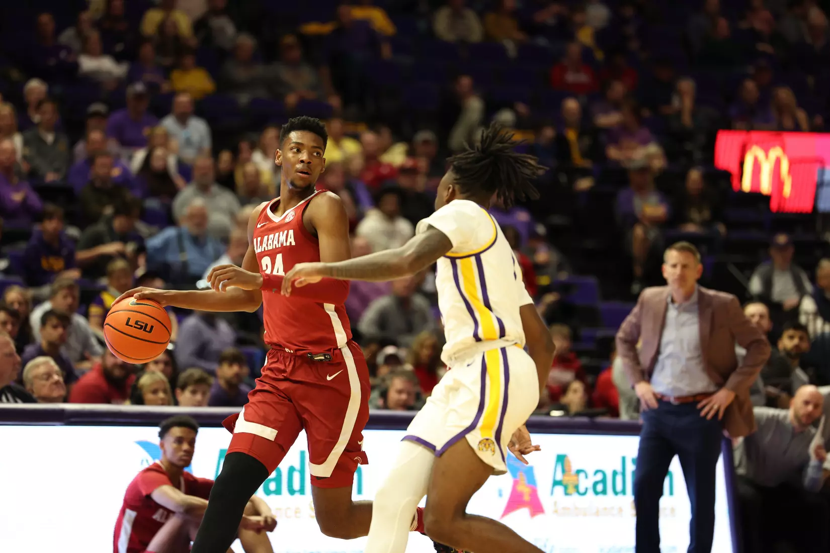 Alabama Forward Brandon Miller (24) dribbles the ball against LSU at Pete Maravich Center in Tuscaloosa, AL on Saturday, Feb 4, 2023.