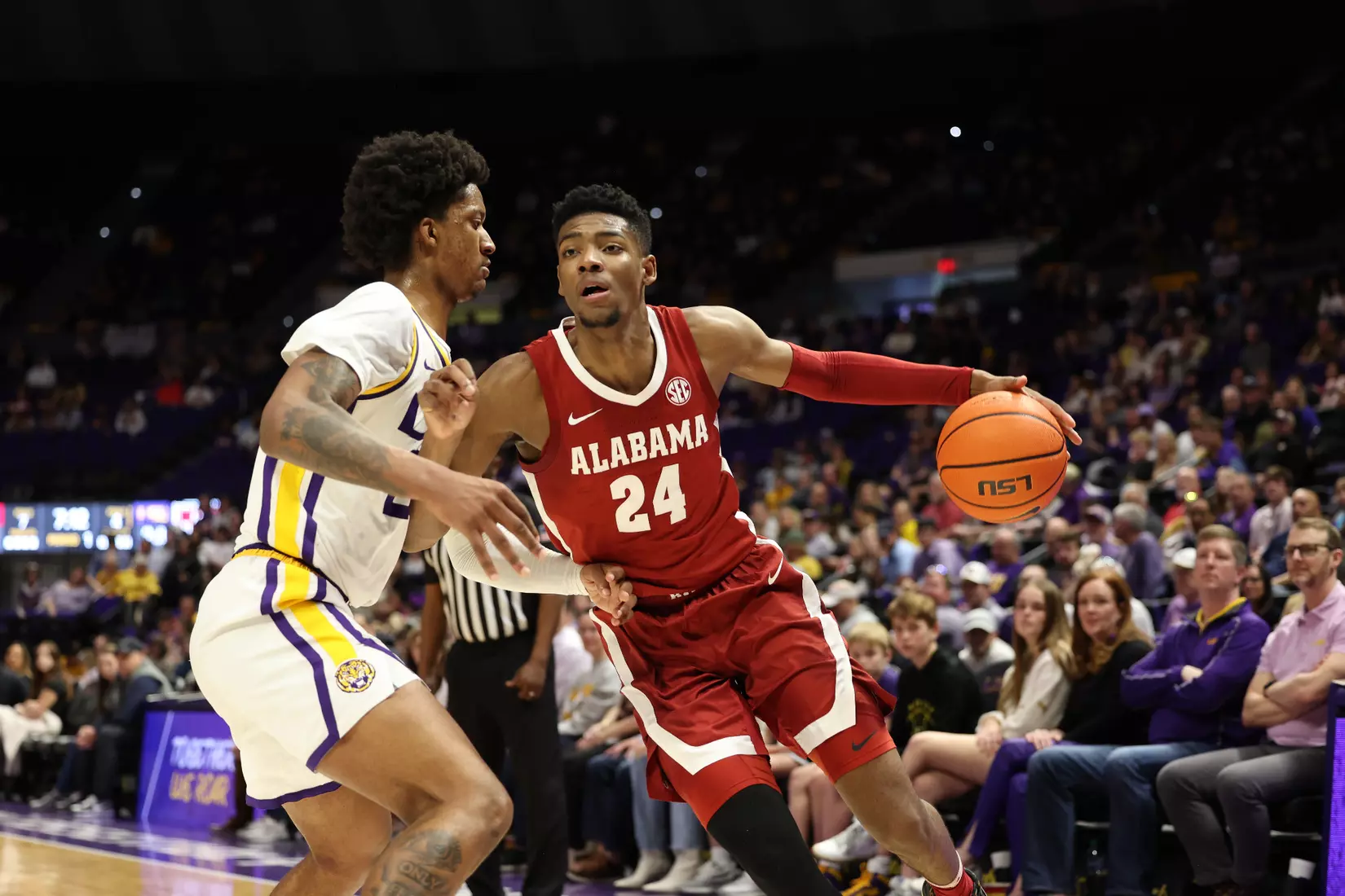 Alabama Forward Brandon Miller (24) dribbles the ball against LSU at Pete Maravich Center in Tuscaloosa, AL on Saturday, Feb 4, 2023.
