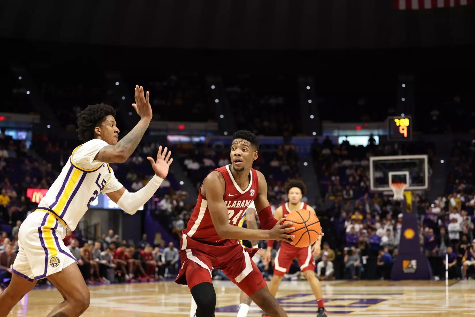 Alabama Forward Brandon Miller (24) dribbles the ball against LSU at Pete Maravich Center in Tuscaloosa, AL on Saturday, Feb 4, 2023.