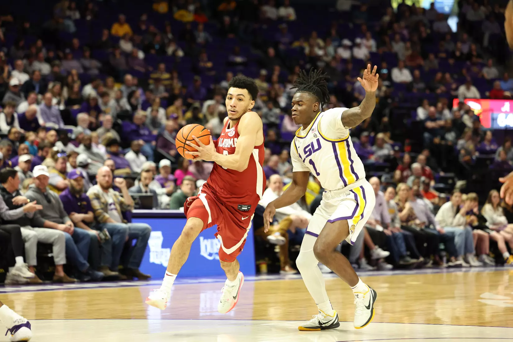 Alabama Guard Jahvon Quinerly (5) drives against LSU at Pete Maravich Center in Tuscaloosa, AL on Saturday, Feb 4, 2023.