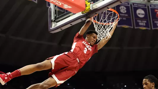 mensbasketball-action-20230204RylanGriffen