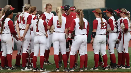 Alabama team huddle vs. Wisconsin (March 12, 2023)