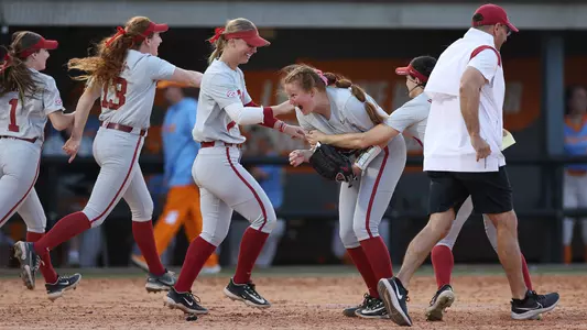 Alex Salter celebrates with her teammates after Alabama Softball defeats Tennessee (March 25, 2023)