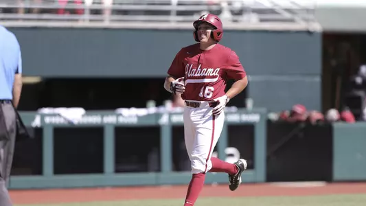 Colby Shelton running the bases