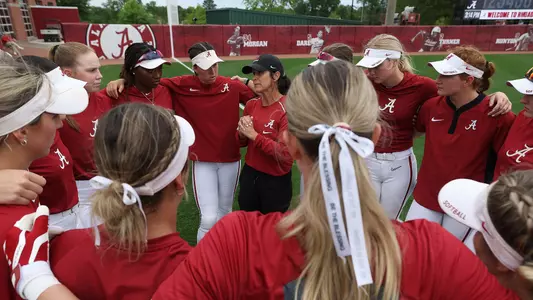 Softball pregame huddle vs. South Carolina (April 6, 2023)