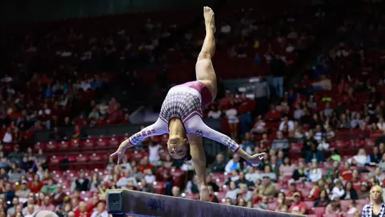 Luisa Blanco on the balance beam