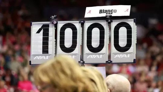 Sign showing Blanco's score of 10.00