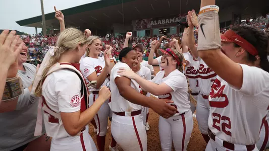 Jaala Torrence celebrates with her teammates after beating Middle Tennessee to win NCAA Regionals (May 21, 2023)