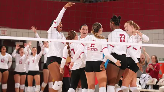 Alabama volleyball team celebrates vs. UNA (Aug. 19, 2023)