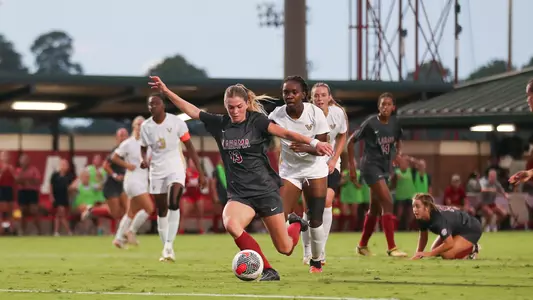 Marianna Annest scoring a goal