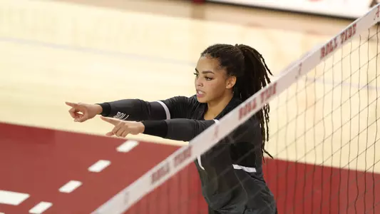 Micah Gryniewicz points to a teammate after a play.