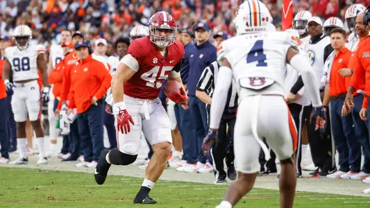 \11/26/22 MFB Alabama vs Auburn
Alabama tightend Robbie Ouzts (45)
Photo by Jeff Hanson