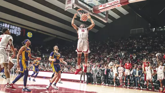 Mohamed Dioubate Dunk vs. LSU.