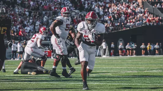 Jam Miller running the ball