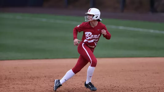 Alabama softball player Kinley Pate pinch running.