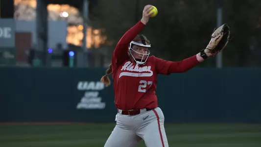 Alabama softball player Alex Salter in the pitching circle for the Tide.