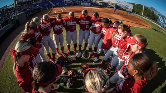 Alabama softball players pregame huddle vs. Kentucky (March 28, 2024)