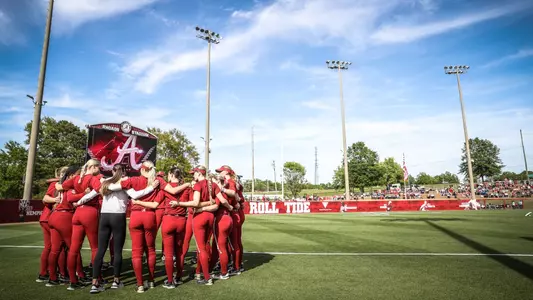 Alabama team huddles on the field pregame vs. Ole Miss (April 6, 2024)