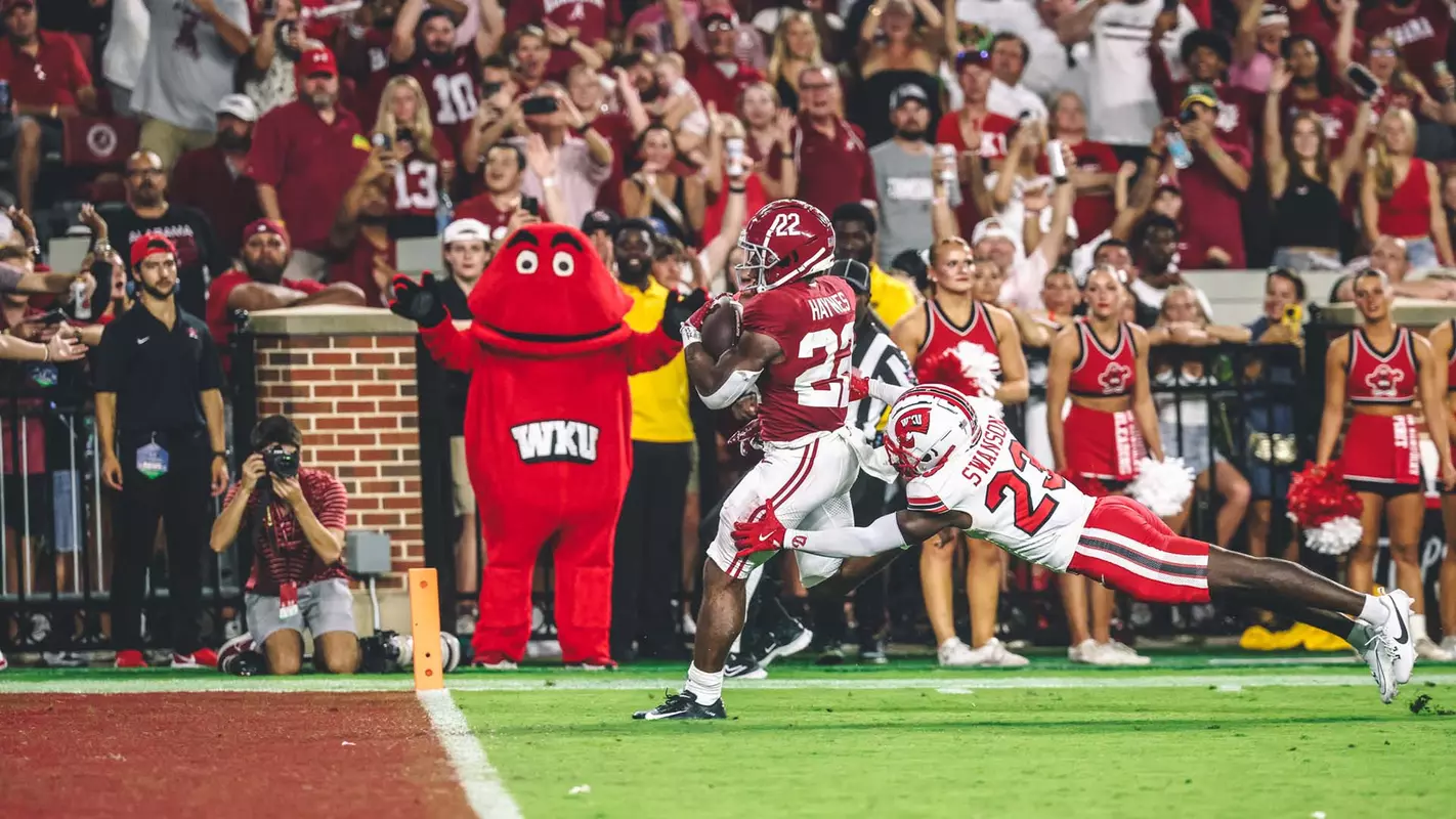 Justice Haynes making a touchdown