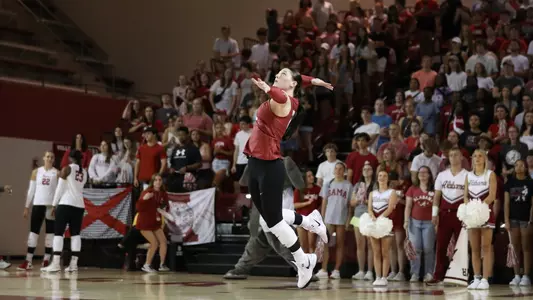 Francesca Bertucci (21) serves a ball vs. The Citadel (Aug. 30, 2024)