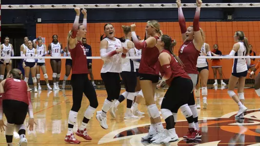 Alabama volleyball celebrates after the game-winning point in set five at UTSA (Sept. 13, 2024)