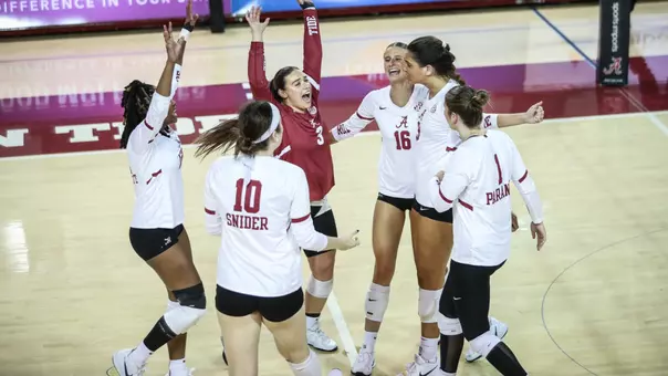 Alabama volleyball players celebrate vs. LSU (Oct. 10, 2025)