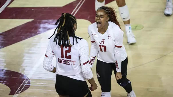 Ryelle Rondo (17) celebrating with Victoria Barrett (12) vs. Kentucky (Oct. 26, 2025)