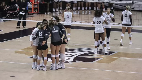 Alabama volleyball team huddle vs. Mississippi State (Oct. 3, 2025)