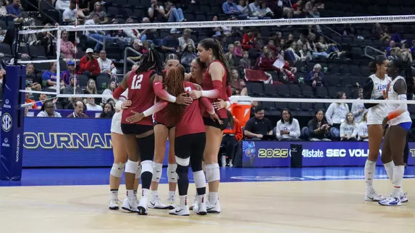 Alabama volleyball team huddle vs. Florida at the SEC Tournament (Nov. 22, 2025)