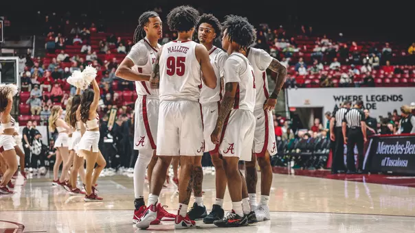 Men's Basketball Huddle vs. USF
