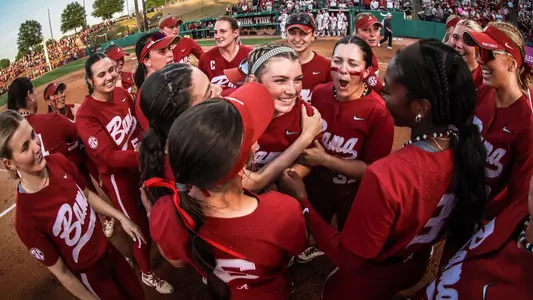 Jocelyn Briski (23) celebrates with her teammates after beating Oklahoma (April 13, 2025)