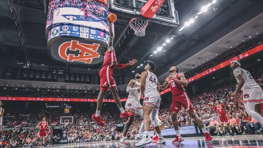 Clifford Omoruyi Dunk at Auburn