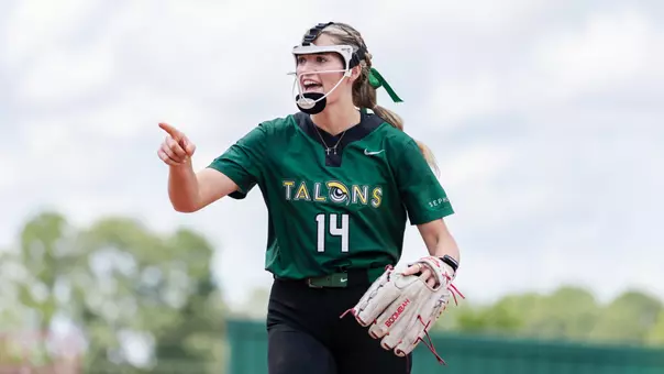 Alabama alum Montana Fouts (14) pitches for the Talons of the AUSL (July 27, 2025)