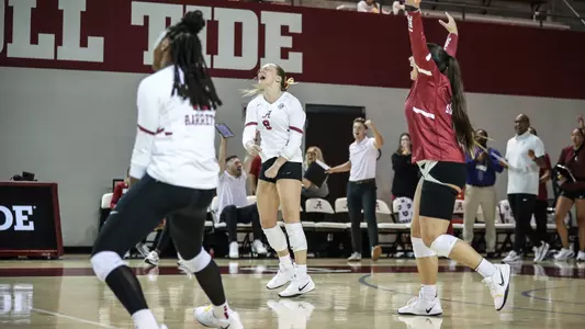 Alabama volleyball celebrates vs. Wake Forest (Sept. 10, 2025)