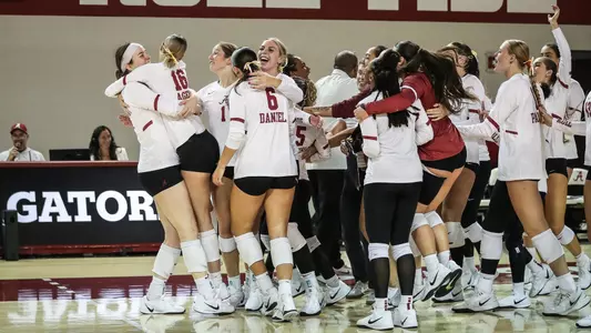 Alabama volleyball players rush the court and celebrate after beating Wake Forest (Sept. 10, 2025)