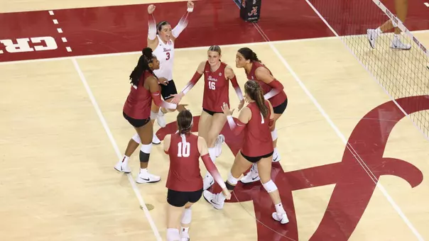 Alabama volleyball players celebrating vs. Jacksonville (Aug. 29, 2025)