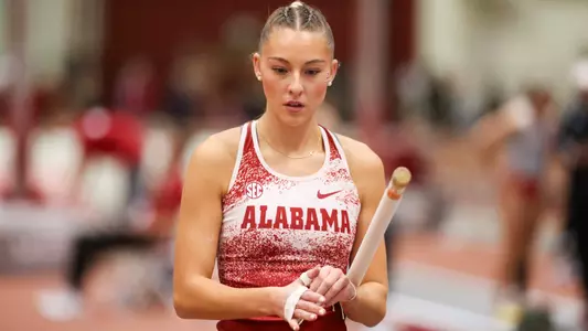 1/17/26 MWTR Alabama vs Indiana Invitational
Alabama Track & Field Athlete Isabella Maple (Pole Vault)
Photo by Jeff Hanson