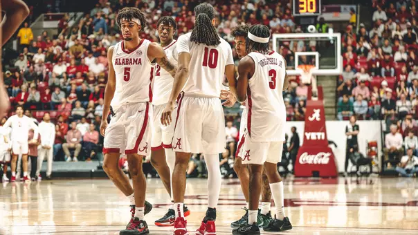 Men's Basketball Huddle vs. Kentucky