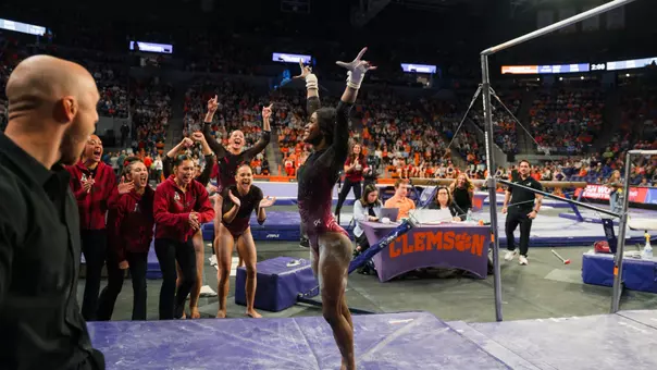 Alabama gymnast Aza Ra-Akbar collegiate debut