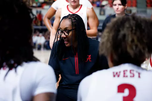 WBB - Pauline Love Coach during timeout
