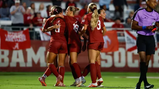 Alabama soccer players celebrate after a Kiley Kukan (6) goal vs. Vanderbilt (Oct. 18, 2026)