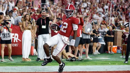 Keelon Russell scores a touchdown