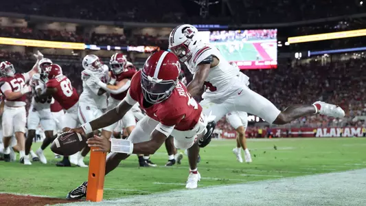 Keelon Russell scores a touchdown
