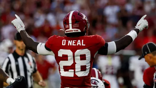 Carmelo O'Neal celebrating