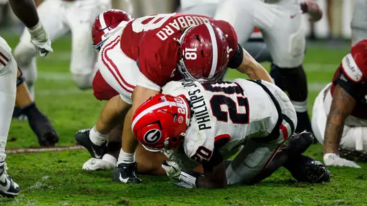 Bray Hubbard tackles opponent