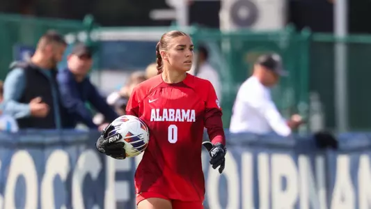 Madi Munguia with ball
